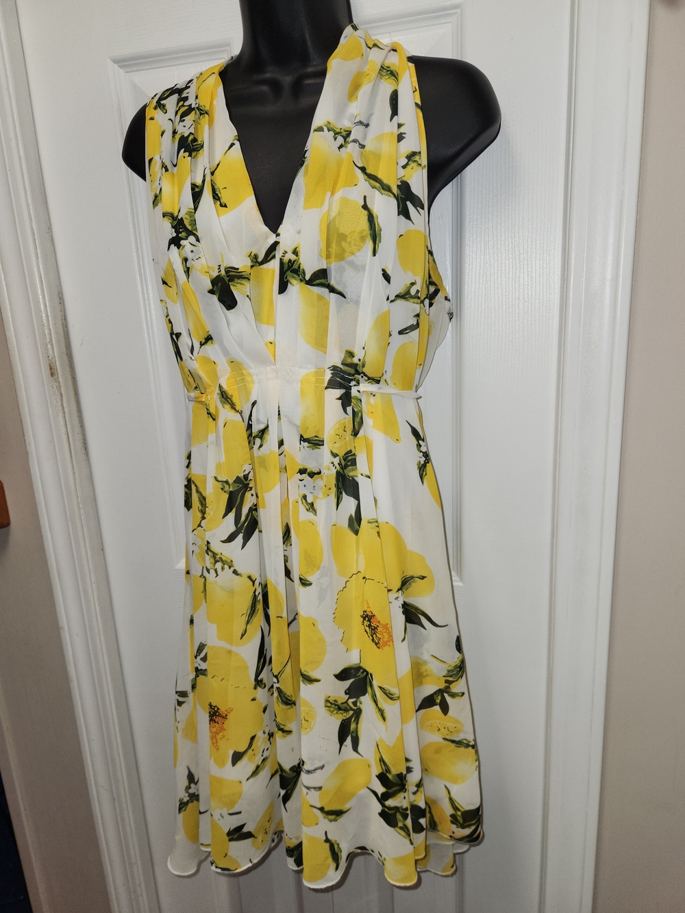 🍉Papillon Blanc White and Yellow Lemon-Print V-Neck Dress